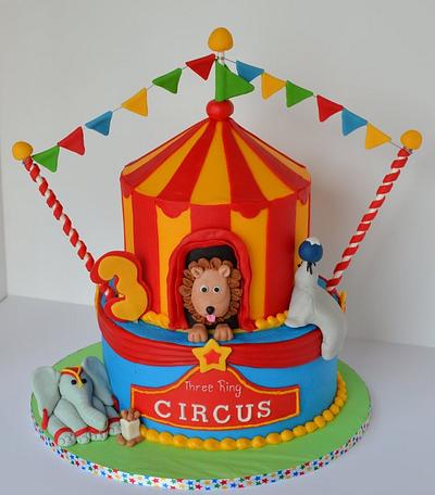 circus - Cake by buttercreamdesigns