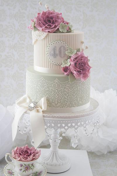 A Vintage Beauty for Tricia - Cake by cjsweettreats