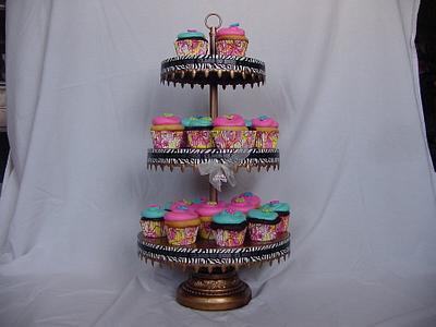 2012 Graduation Cupcake Stand - Cake by horsecountrycakes