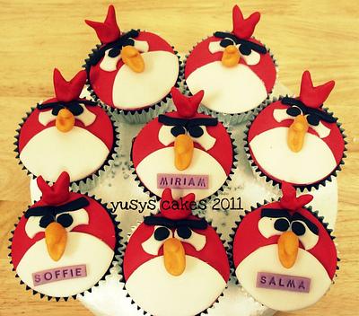 Angry Bird Cupcakes - Cake by Yusy Sriwindawati