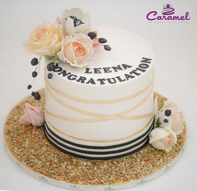 E L E G A N T ! - Cake by Caramel Doha