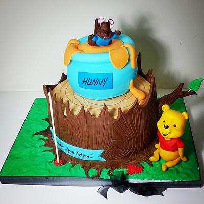 Winnie the pooh  - Cake by Tuba Fırat