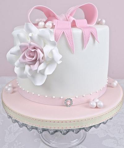 Rose and bow cake - Cake by Hilary Rose Cupcakes