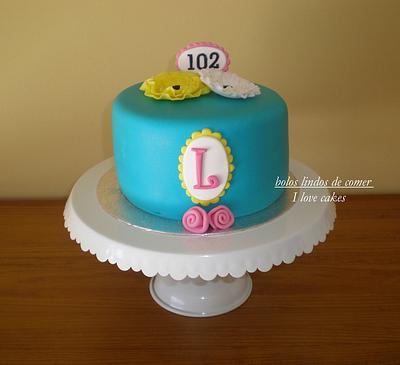 102nd birthday - Cake by Gabriela Lopes (Bolos lindos de comer)