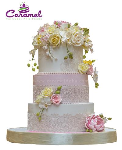 L A C E S  and R O S E S !  - Cake by Caramel Doha