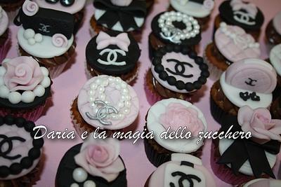 Chanel minicupcakes - Cake by Daria Albanese