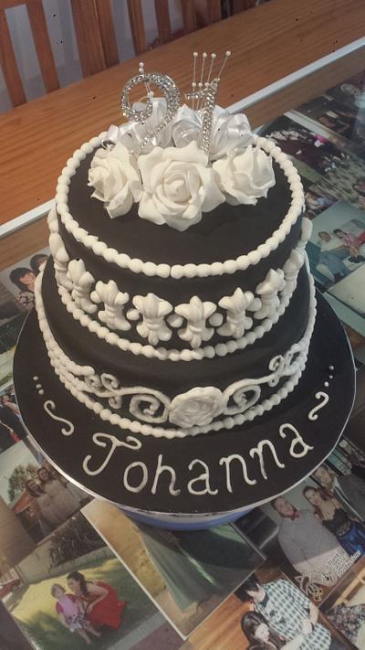 Black and white  - Cake by Vicky