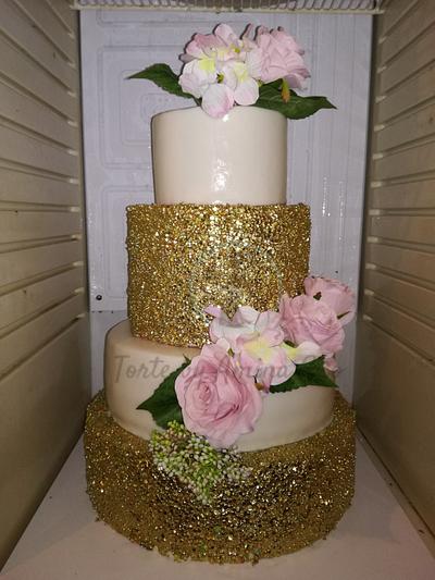 Gold confetti wedding cake - Cake by Torte by Amina Eco