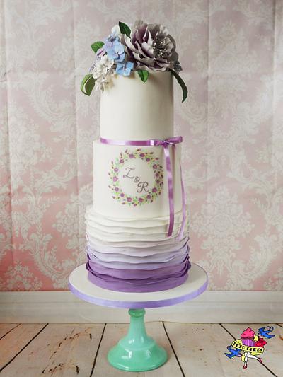Violet wedding cake with gumpaste flowers - Cake by Petra Krátká (Petu Cakes)