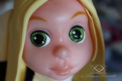 Details of Rapunzel doll of sugar paste - Cake by Dana Danila