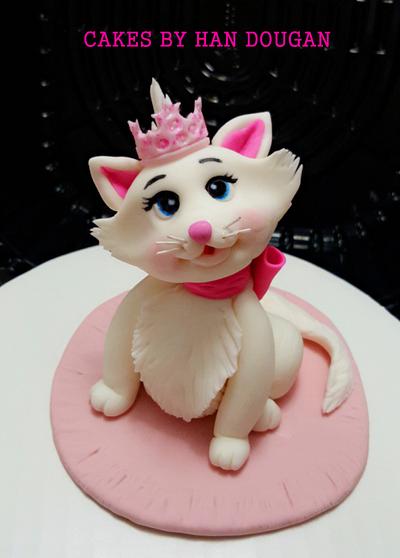 Disney Artistco cat topper. - Cake by Han Dougan
