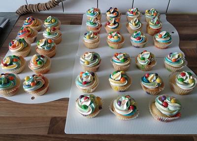 Colour Swirl Skittle cupcakes - Cake by Pien Punt