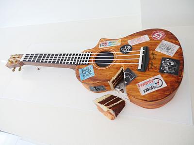 Guitar/Ukelele Cake - Cake by HowToCookThat