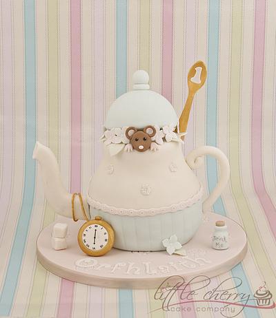 Dormouse and the Teapot - Cake by Little Cherry