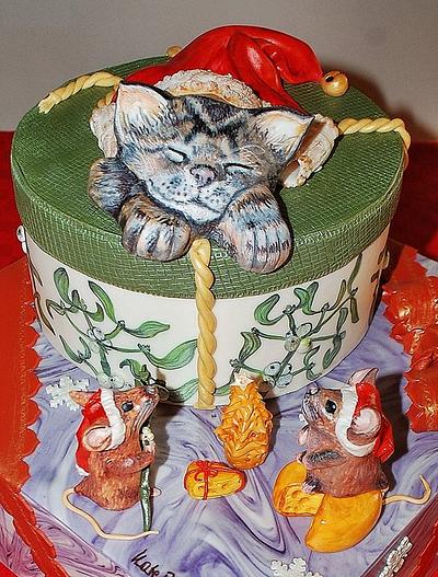 Cat in a Christmas hat - Cake by Kate Plumcake