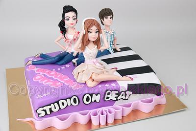 Violetta Studio On Beat Cake/ Tort Violetta Francesca - Cake by Edyta rogwojskiego.pl