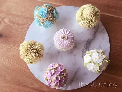 Flower Cupcake - Cake by The KU Cakery