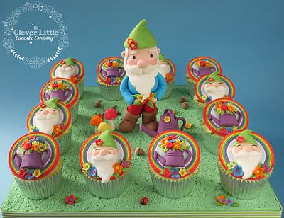 Gnome Cupcakes - Cake by Amanda’s Little Cake Boutique