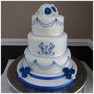 Piped wedding cake - Cake by LouisesCakeaway