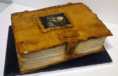 Complete Works of Shakespeare - Cake by Danielle Lainton