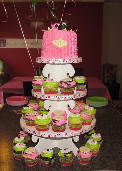 Ladybug First Birthday Cupcake Tower - Cake by Jaybugs_Sweet_Shop