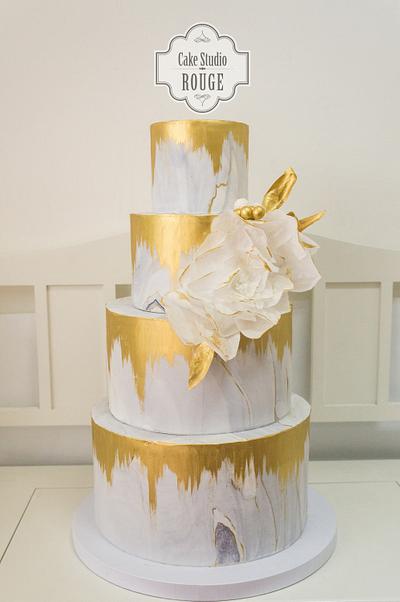 Concret wedding cake with gold accent and wafer paper flower <3 - Cake by Ceca79