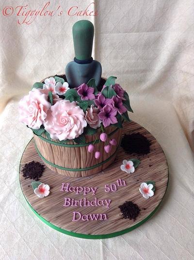 Barrel of flowers  - Cake by Tiggylou's cakes 