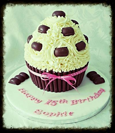 Double Chocolate Giant Cupcake - Cake by flawlesscakesac