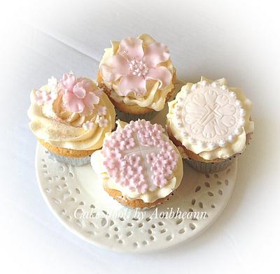 first communion cupcakes - Cake by Aoibheann Sims