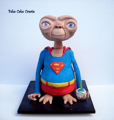 SuperET - Cake by Karen Geraghty