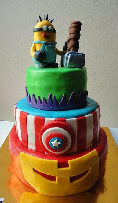 Avengers Cake W/Minion - Cake by Paladarte El Salvador