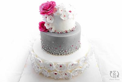 White and silver wedding cake - Cake by EmcakesGR