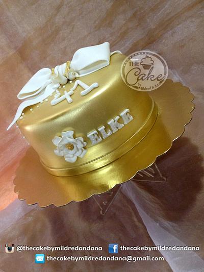 Golden and White - Cake by TheCake by Mildred