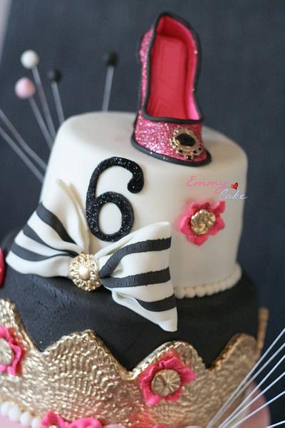 pink chanel cake with shoe  - Cake by Emmy 