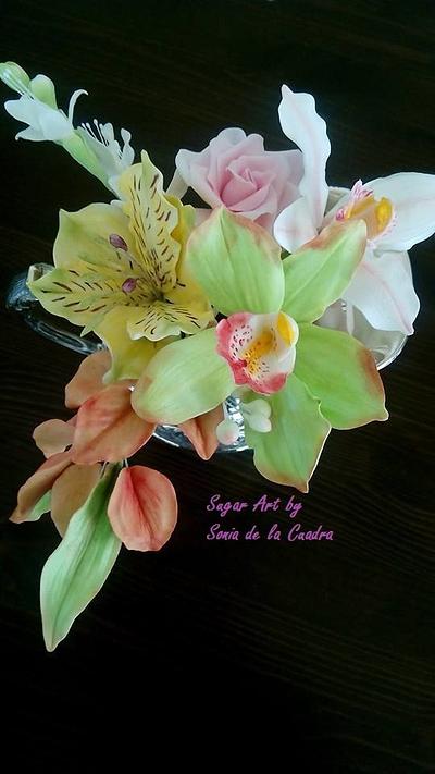 Sugar paste flowers - Cake by Sonia de la Cuadra
