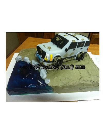 18th Bday Jeep Cake - Cake by BlueFairyConfections