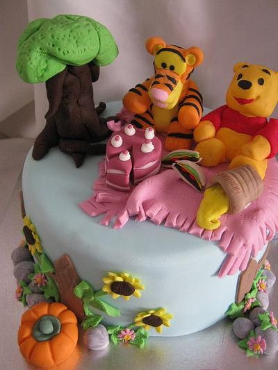 Pooh and friends picnic - Cake by snowy325