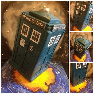Tardis - Cake by clairessweets