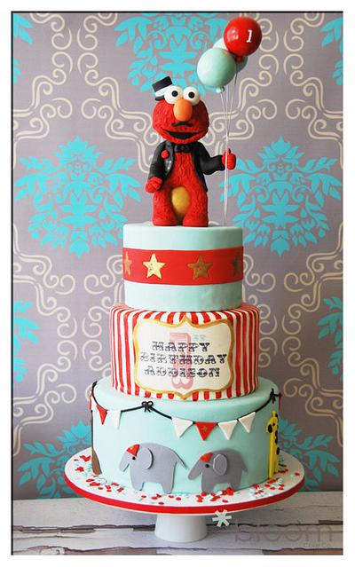 Elmo Cake and matching desserts - Cake by BloomCakeCo