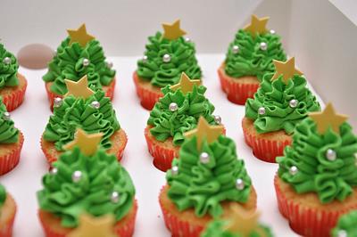Christmas Tree Mini Cupcakes - Cake by Sue Field