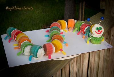 Rainbow Worm Cupcakes =) - Cake by Angelica Galindo
