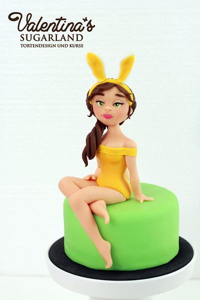 Basic Figurine Bunny - Cake by Valentina's Sugarland