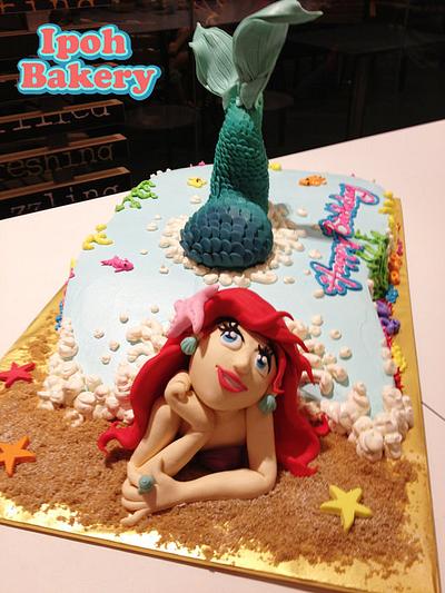 Mermaid on the beach - Cake by William Tan