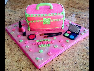 Travel make up case - Cake by Judy chaoui