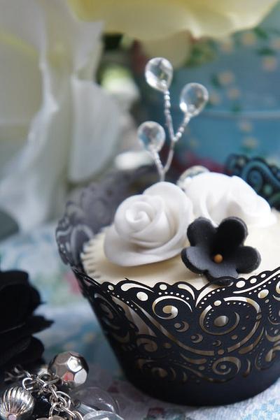 Wedding cupcakes - Cake by Maja Brookes