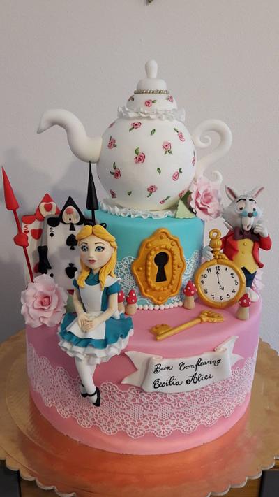 Alice in wonderland - Cake by silviacucinelli