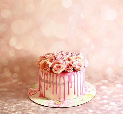 Pink drip cake - Cake by soods