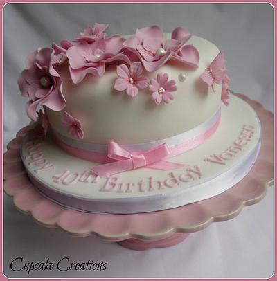 Vintage pink floral cake - Cake by Cupcakecreations
