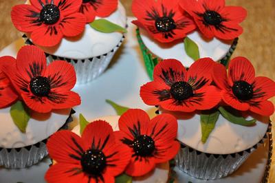 Poppy cakes. White chocolate and lemon - Cake by Icing to Slicing