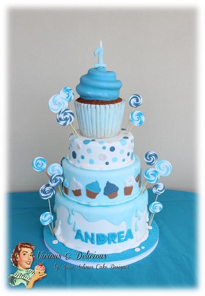 Giant cupcake cake - Cake by Sara Solimes Party solutions
